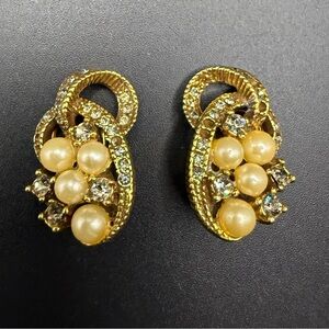 Vintage Gold Tone, Rhinestone and Pearl Clip On Earrings